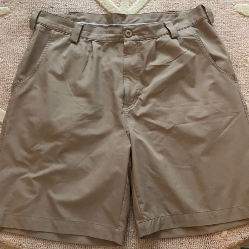 Under Armour Khaki Golf Shorts - Size 38